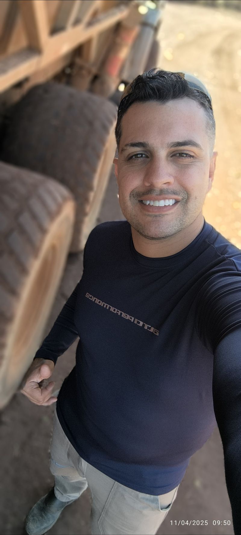 Bruno, 32