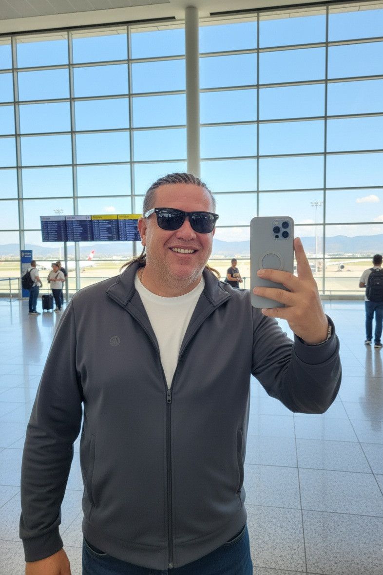 Jhon, 42