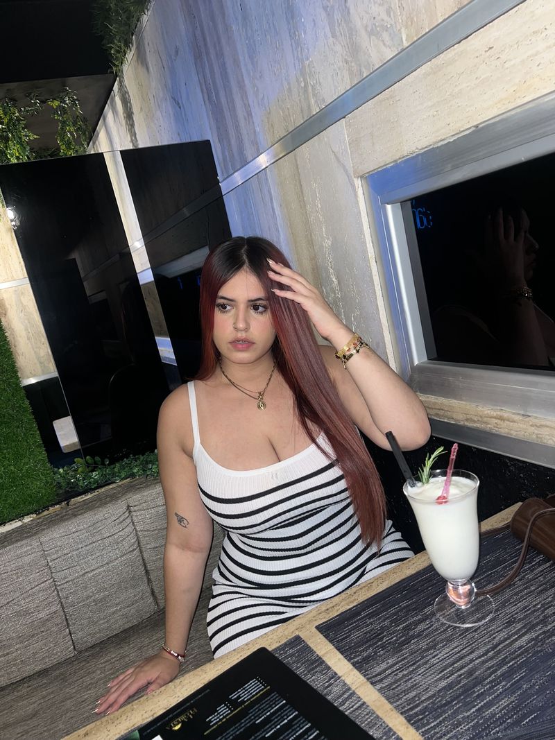 Martina, 24