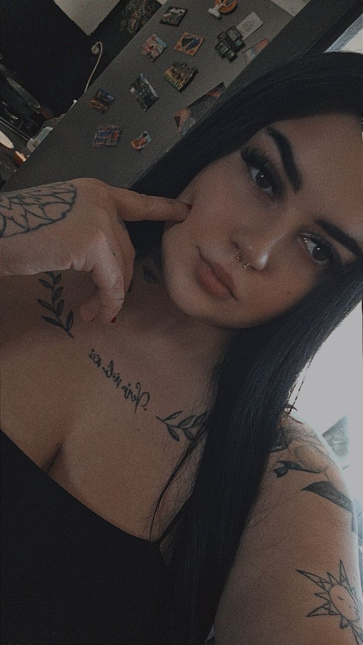 Sandra, 25