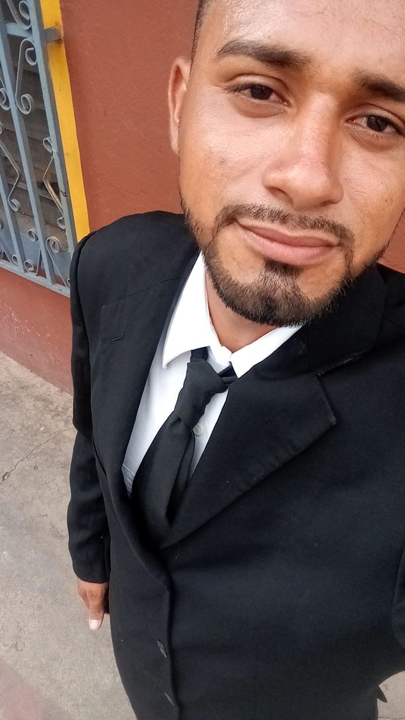 Andrés, 26