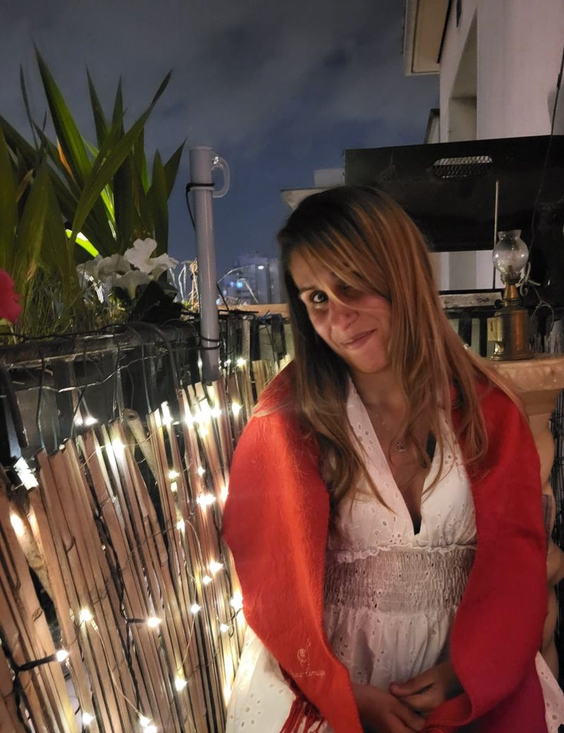 Yamina, 43