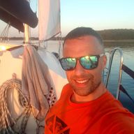 Thomas, 40