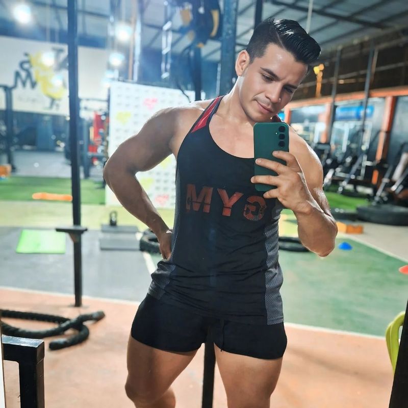 Eduardo Romero, 33