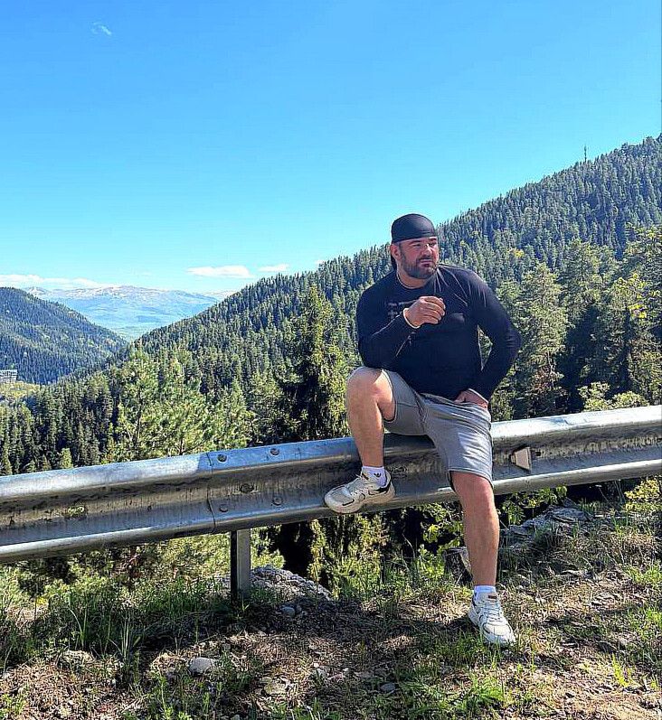 Badri, 42