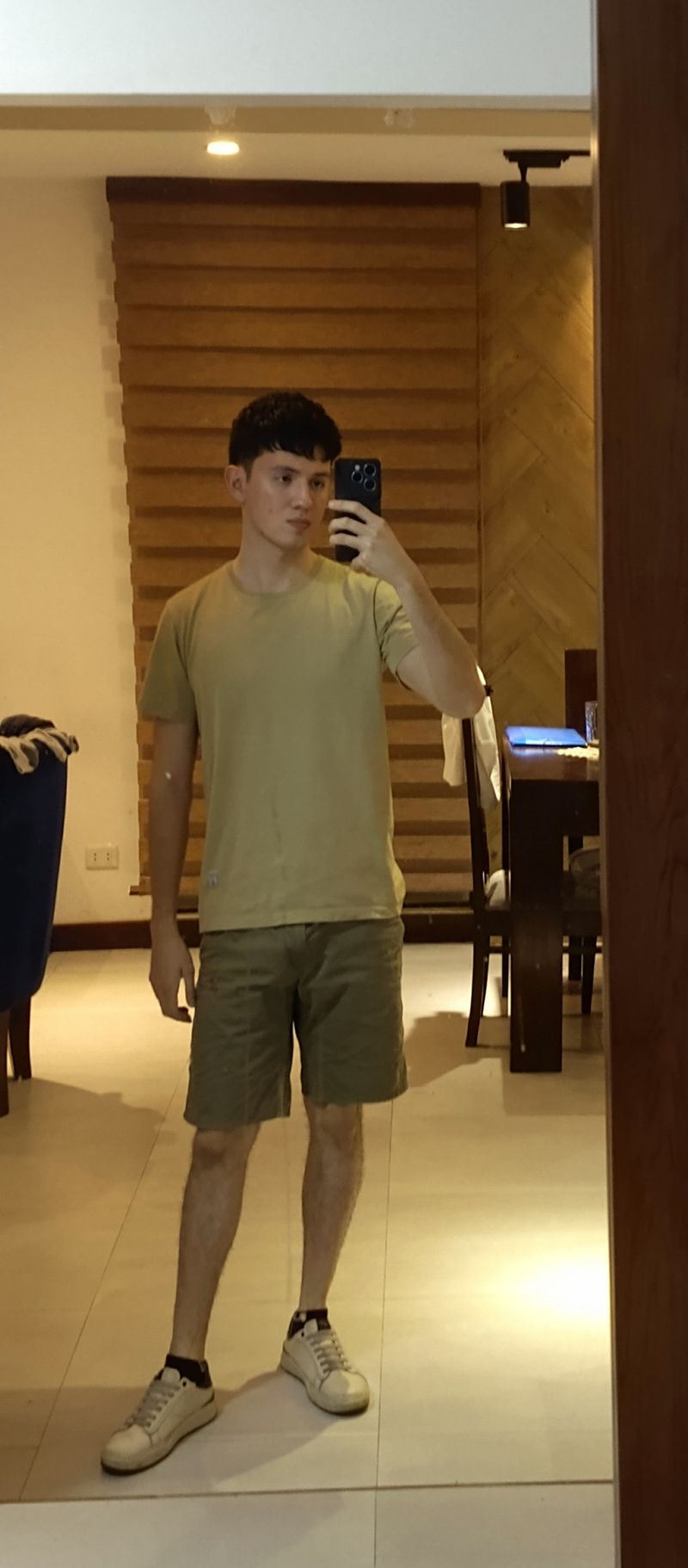 Alfonso, 23