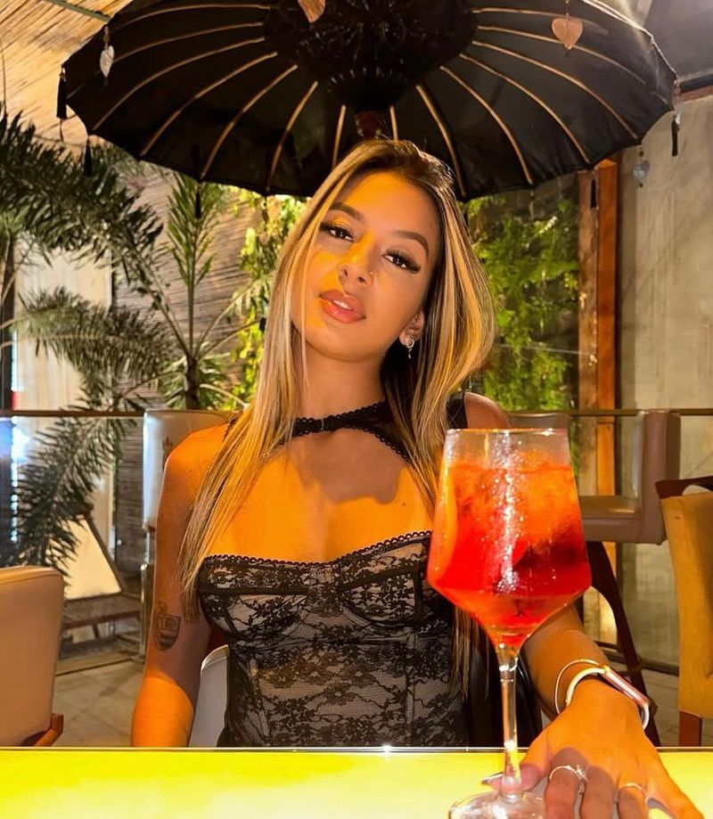Mel, 25