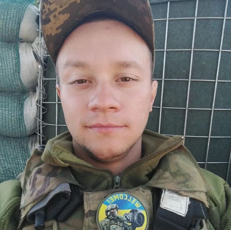 Олександр, 27