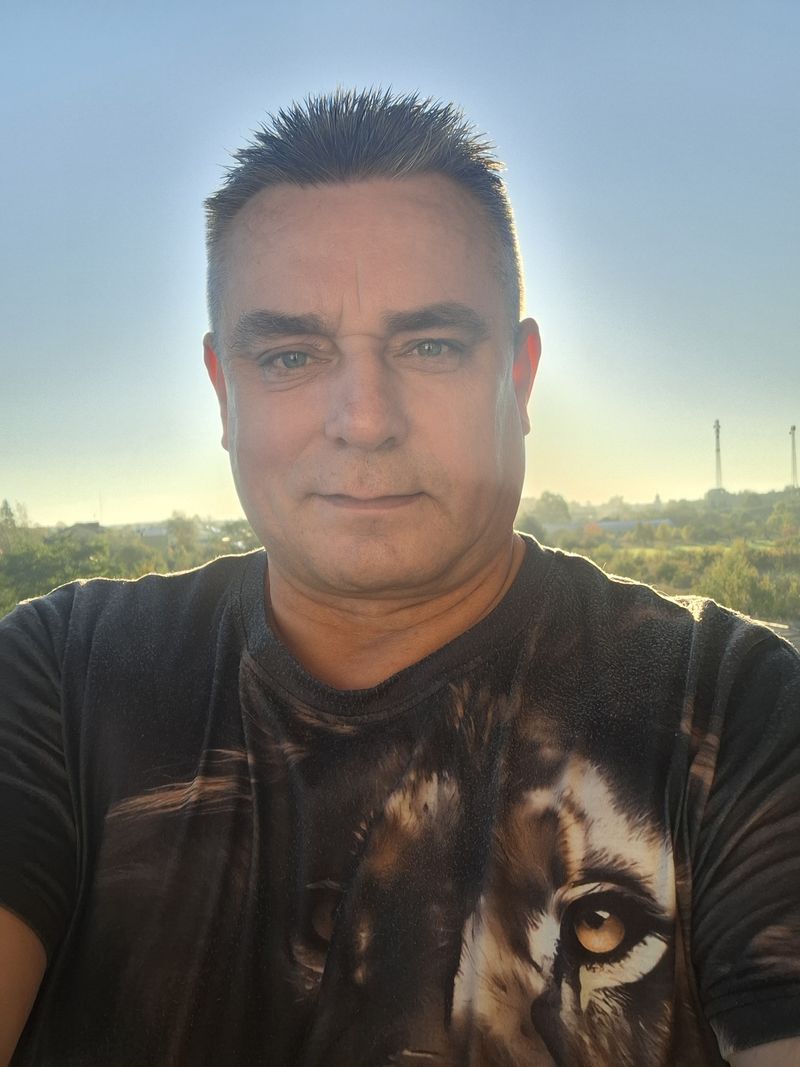 Tomek, 53