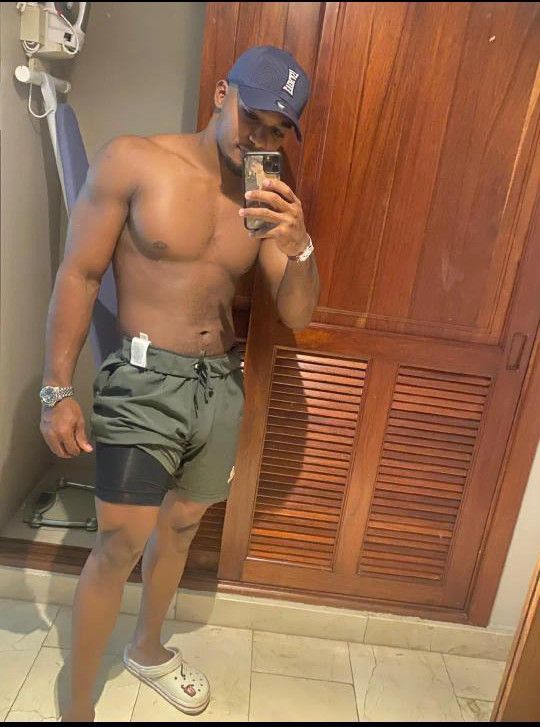 Jhon, 25