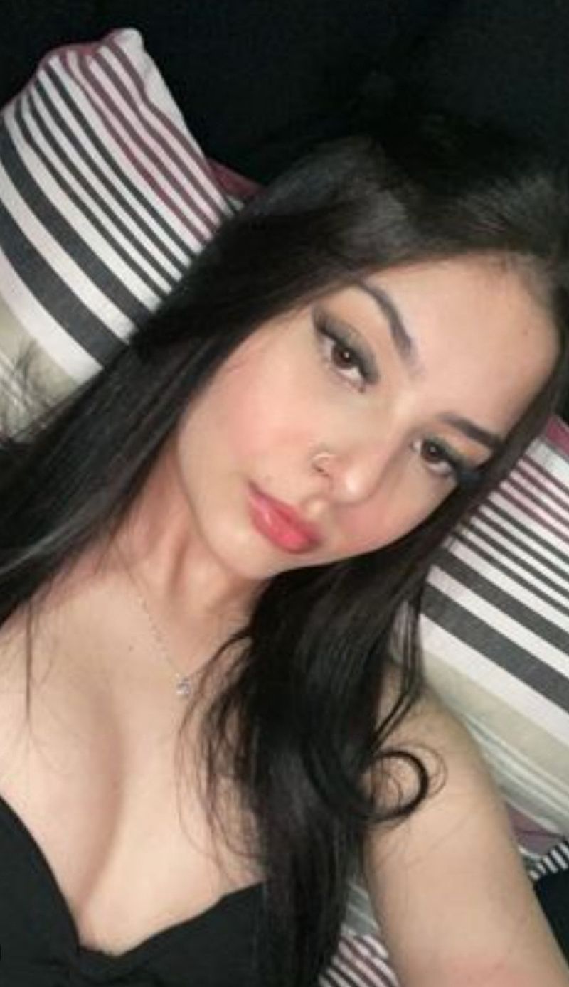 Natalia, 18