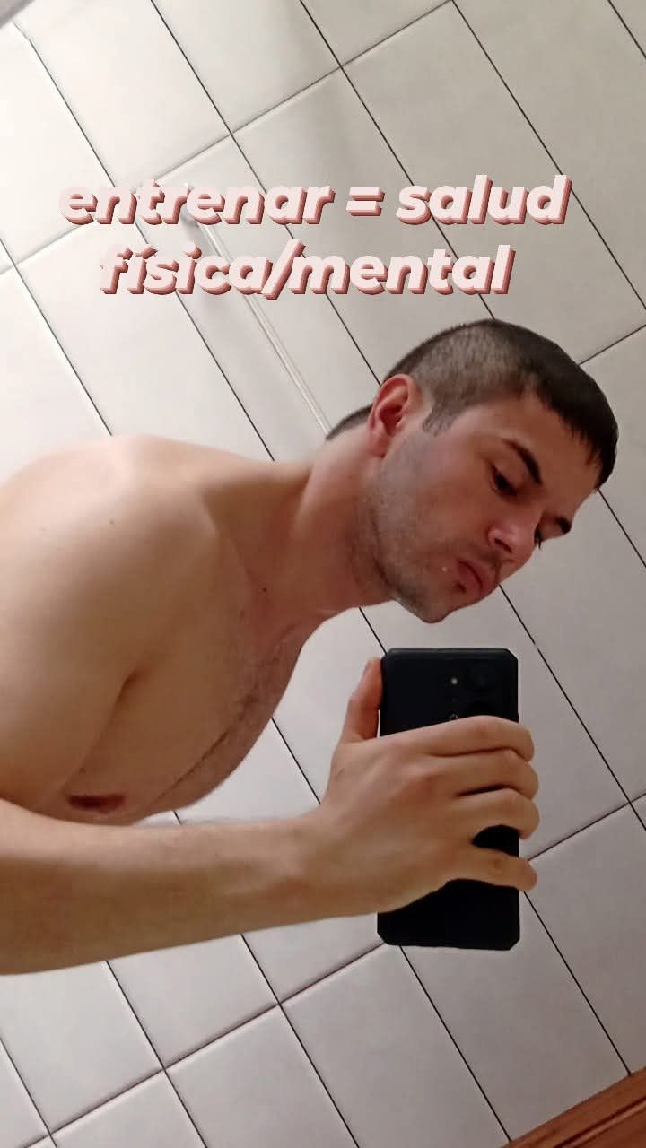 Andrés, 24
