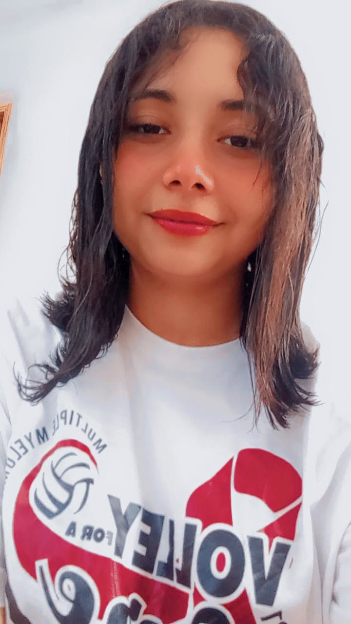 Ashley, 18
