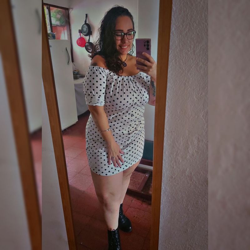 Fernanda, 29