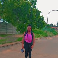 Dineo, 28