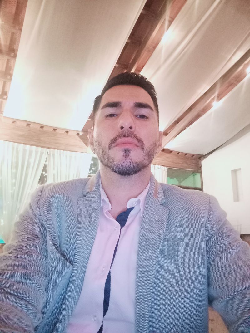 Yan, 40