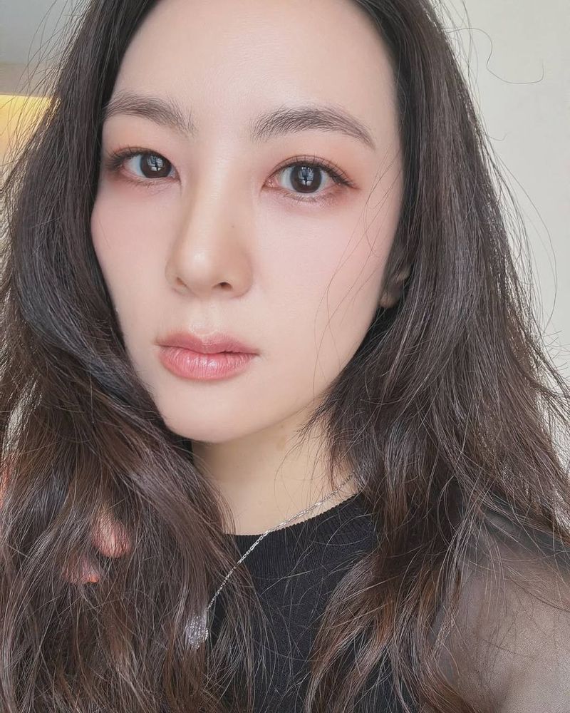 Yeonii, 36