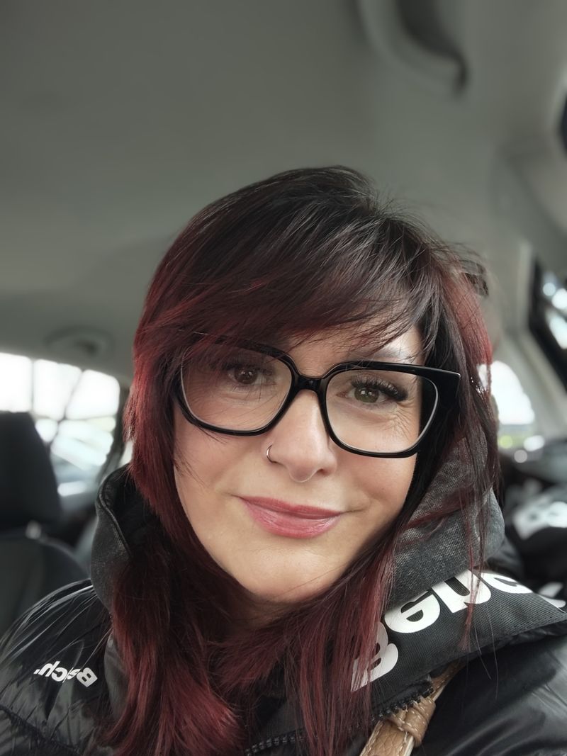 Anna, 51
