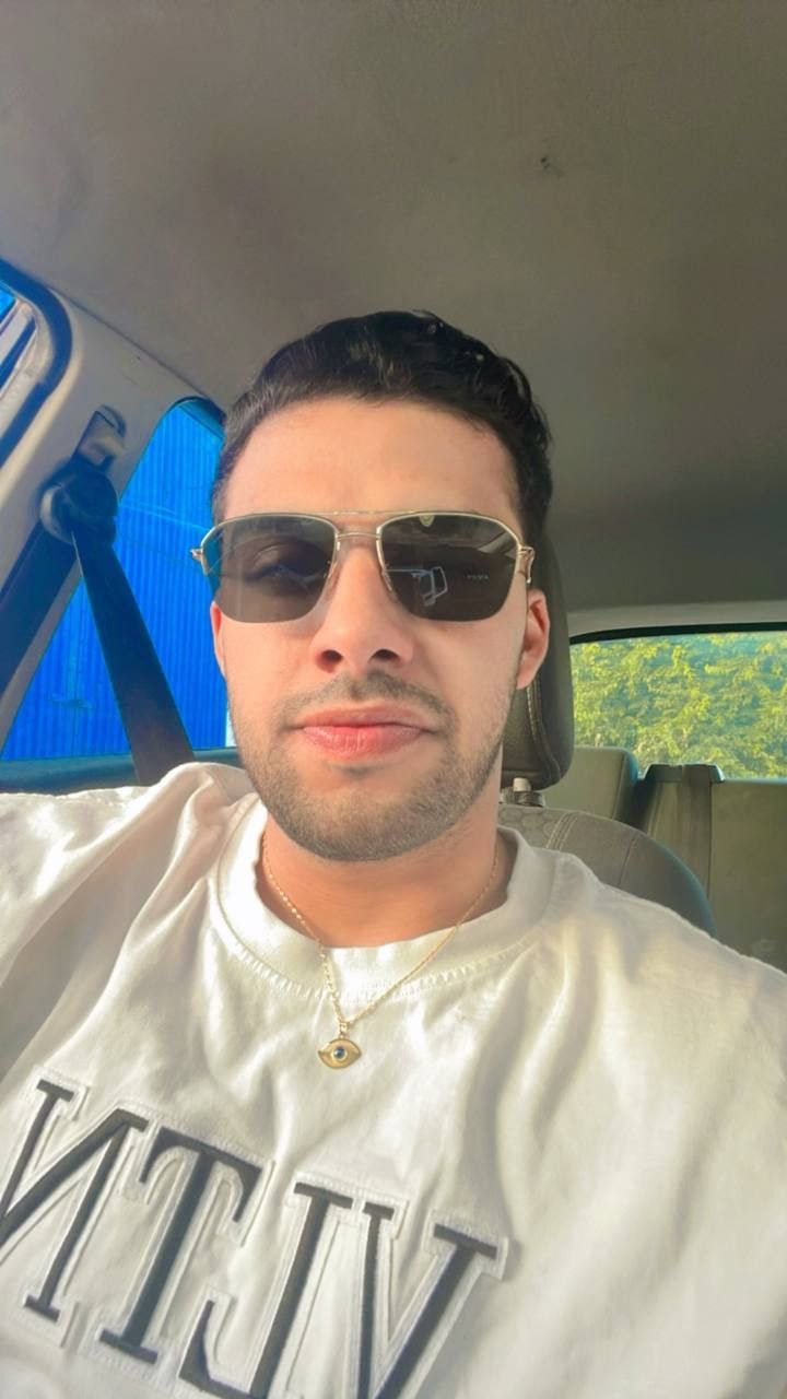 Louis, 37