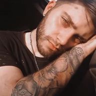 Carlitos, 27