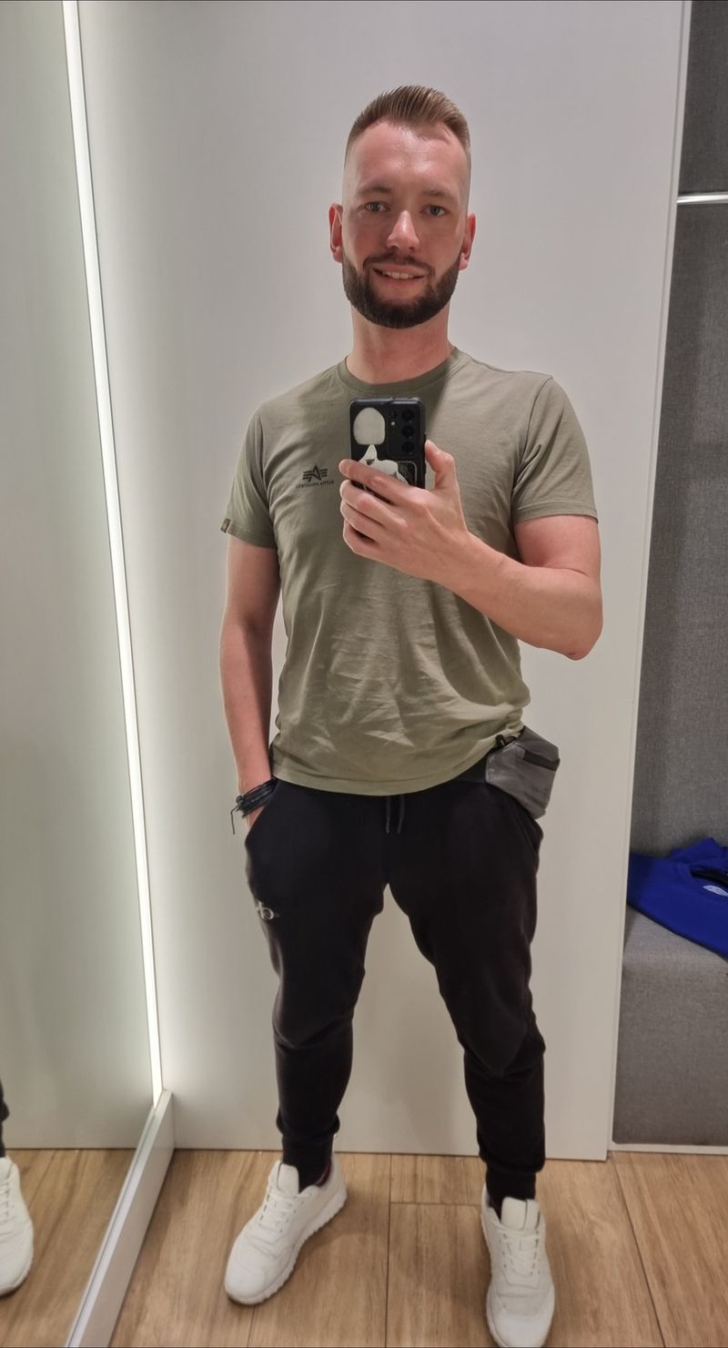 Dawid, 32