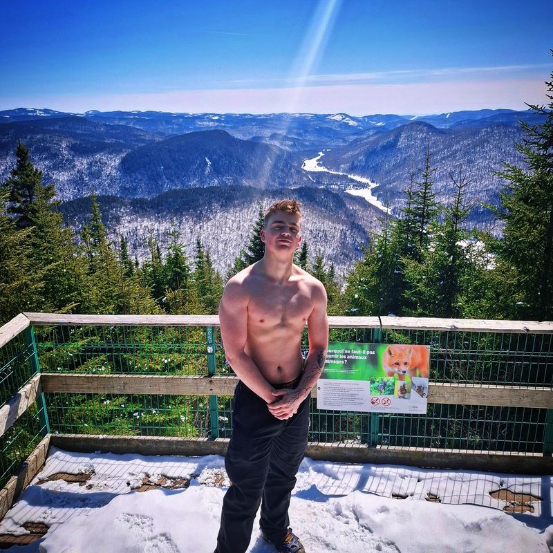 Tommy, 21