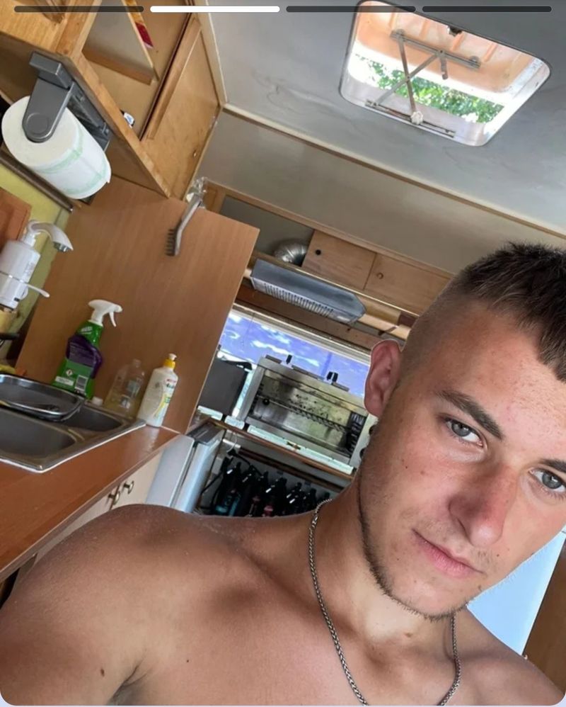 Szymon, 21