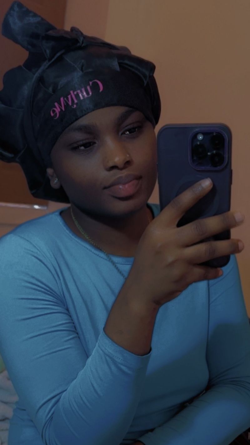 Ana, 27