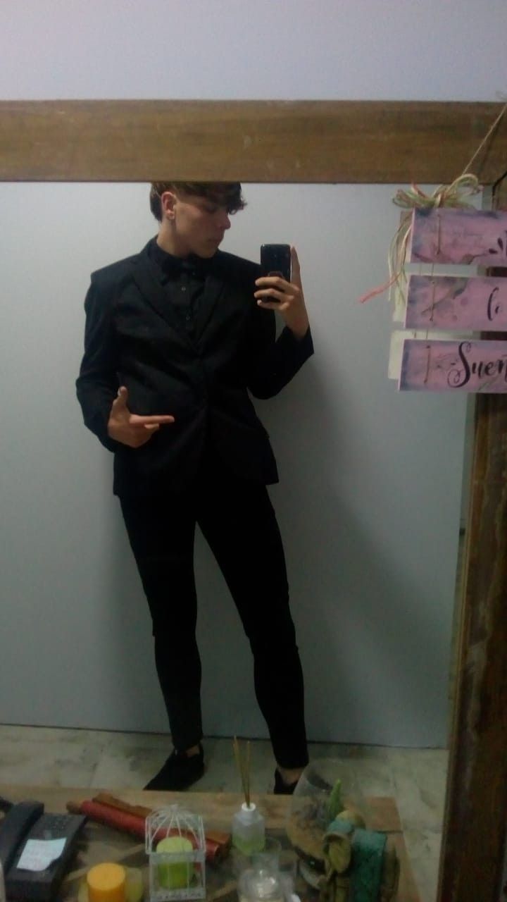 Agus, 20
