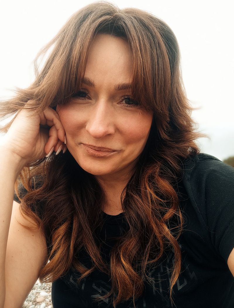 Magda, 43