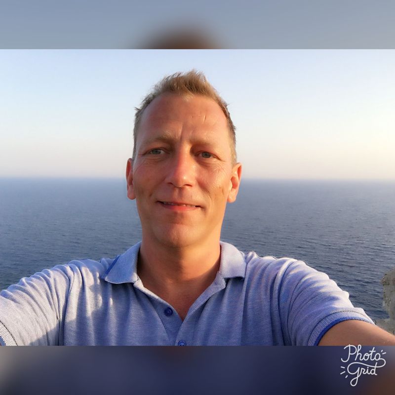 Carlos, 53