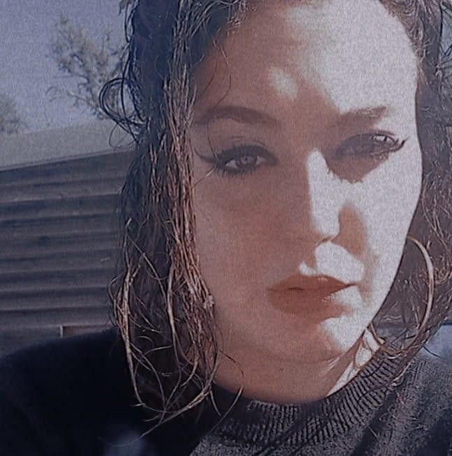 Kenza, 27