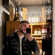 Jonas, 26