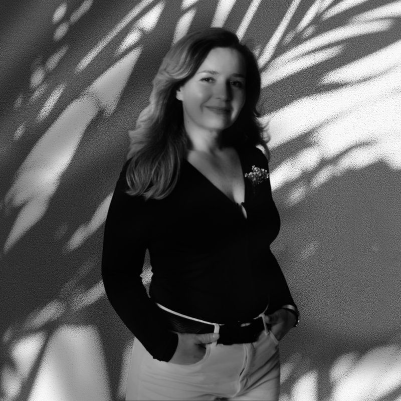 Halina, 52