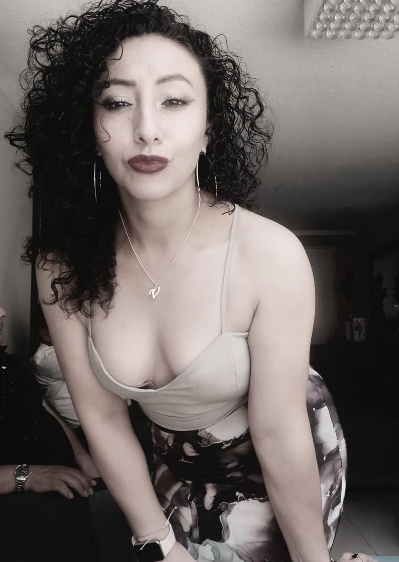 Vanessa, 37