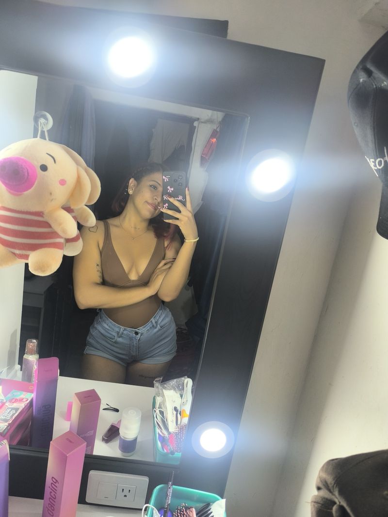 Jhoana, 31