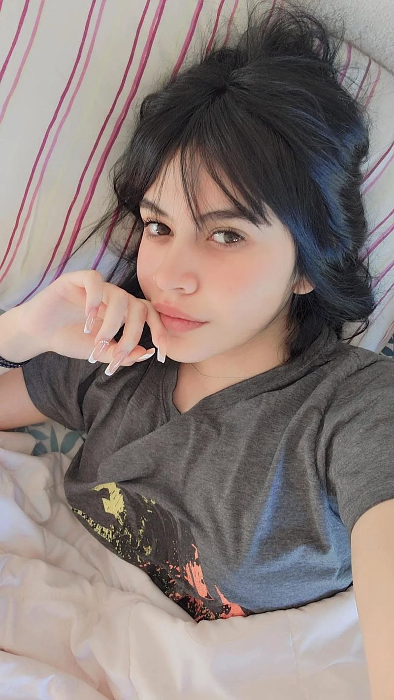 Ana M, 22