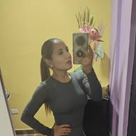 Adriana, 39