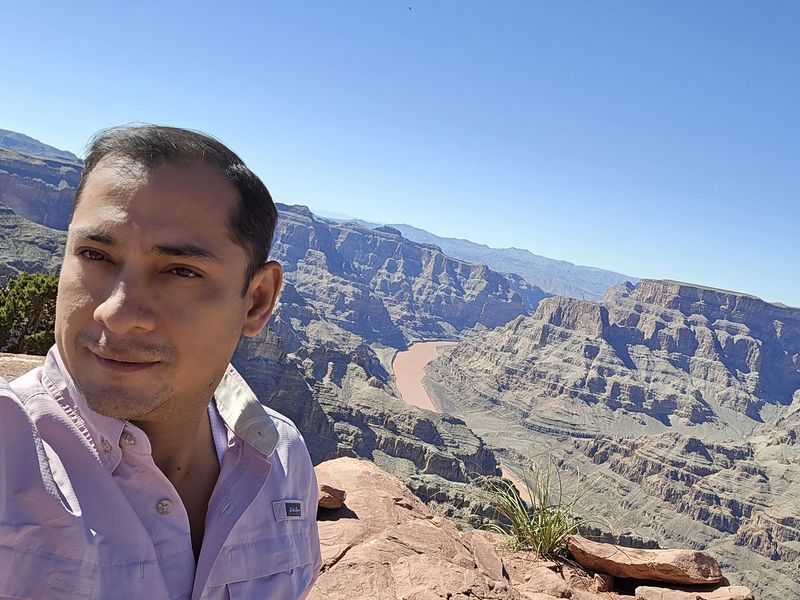 Eduardo, 45