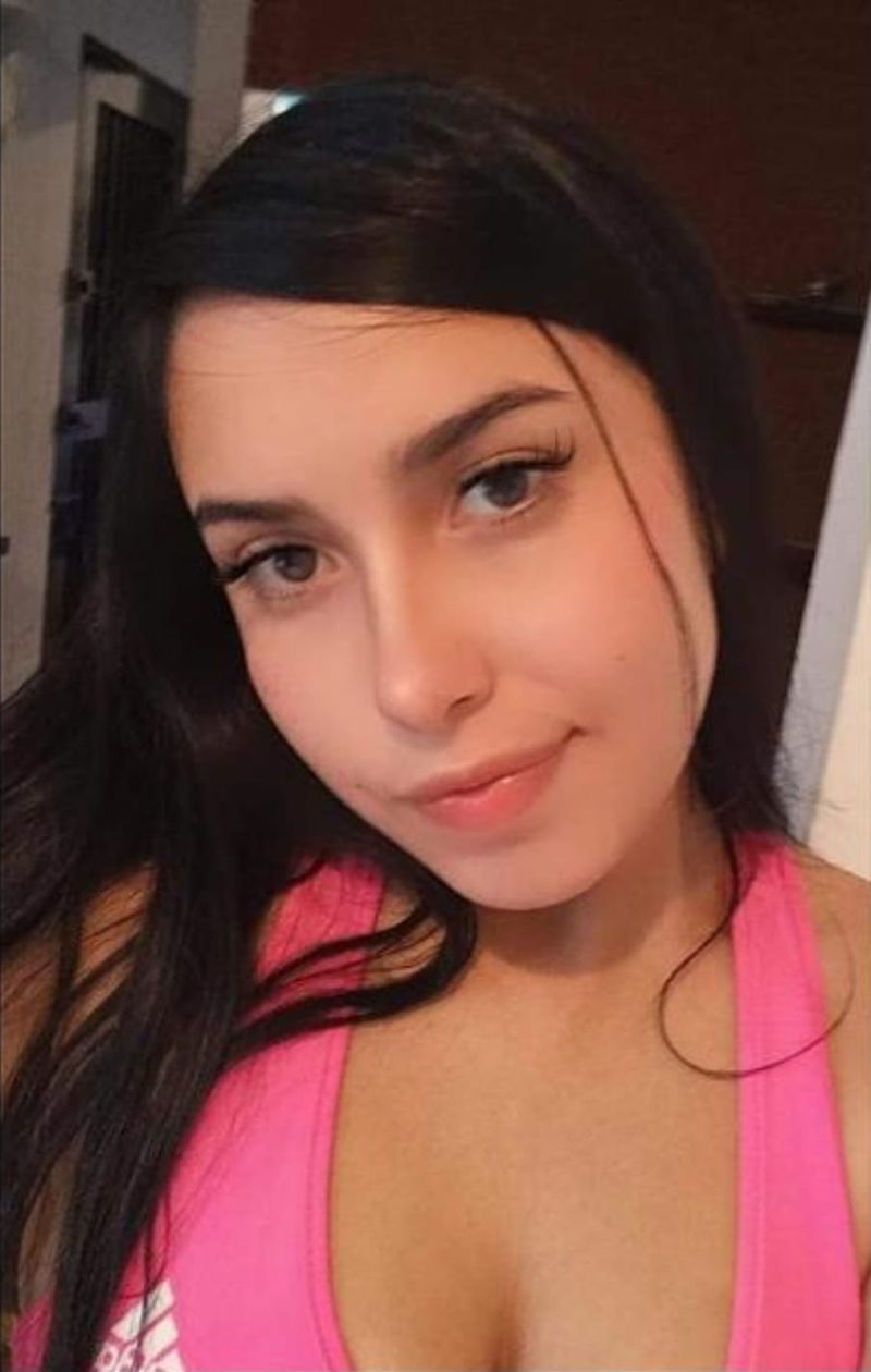 Alejandra, 27
