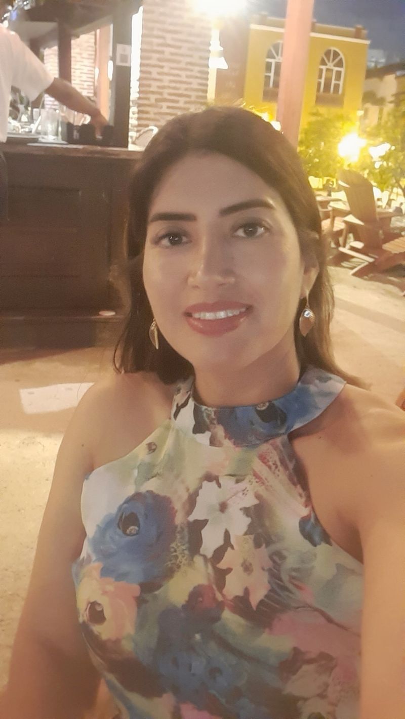 Liz, 39