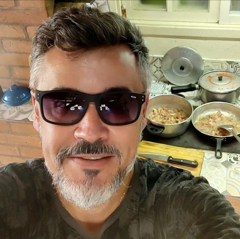 Douglas, 51