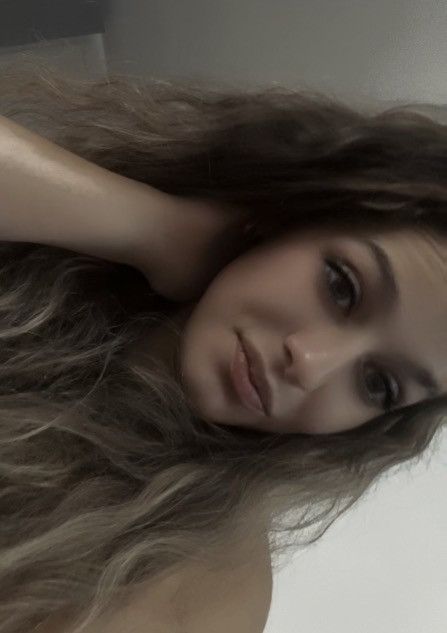 Carolyne, 34