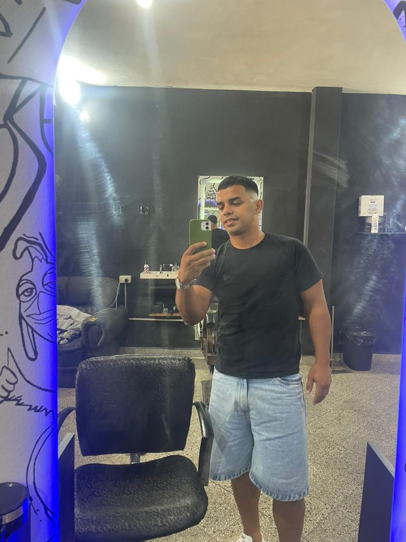 Guillermo, 30