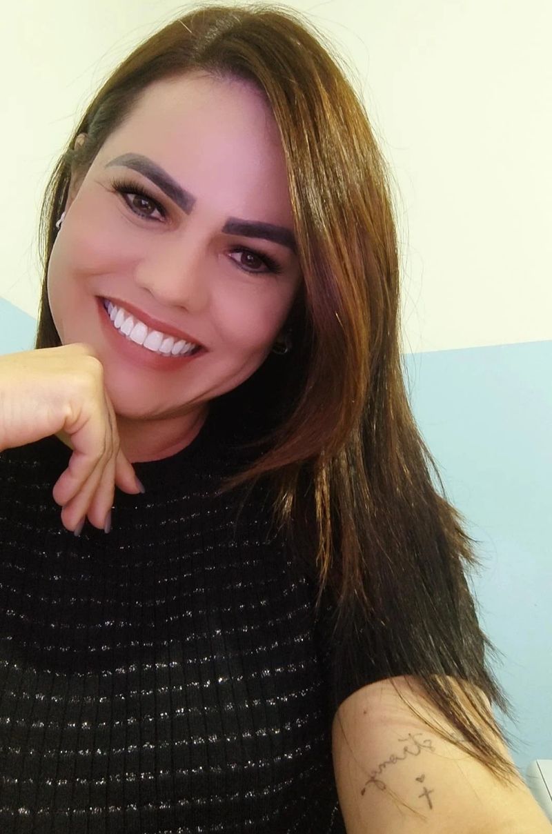 Andrea, 41