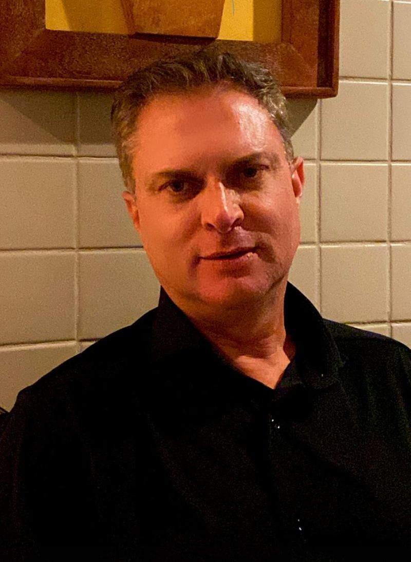 Jorge, 52