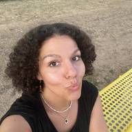 Ani, 28
