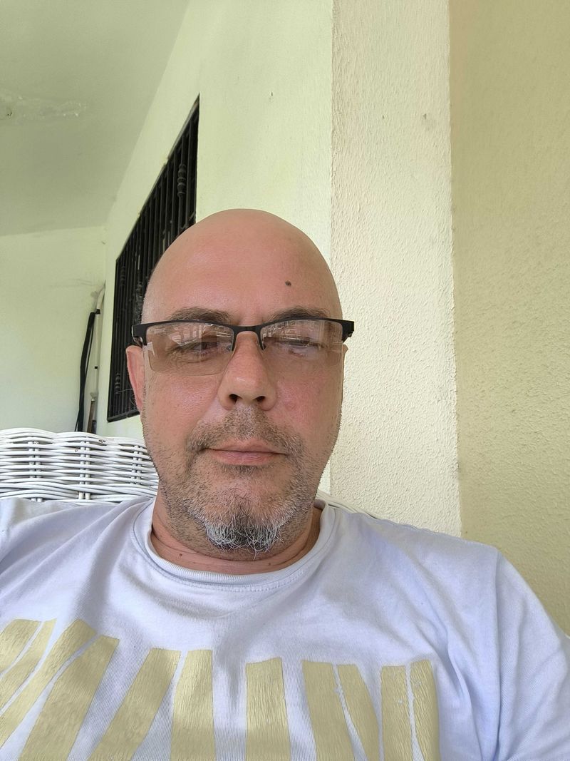 Maxim, 48