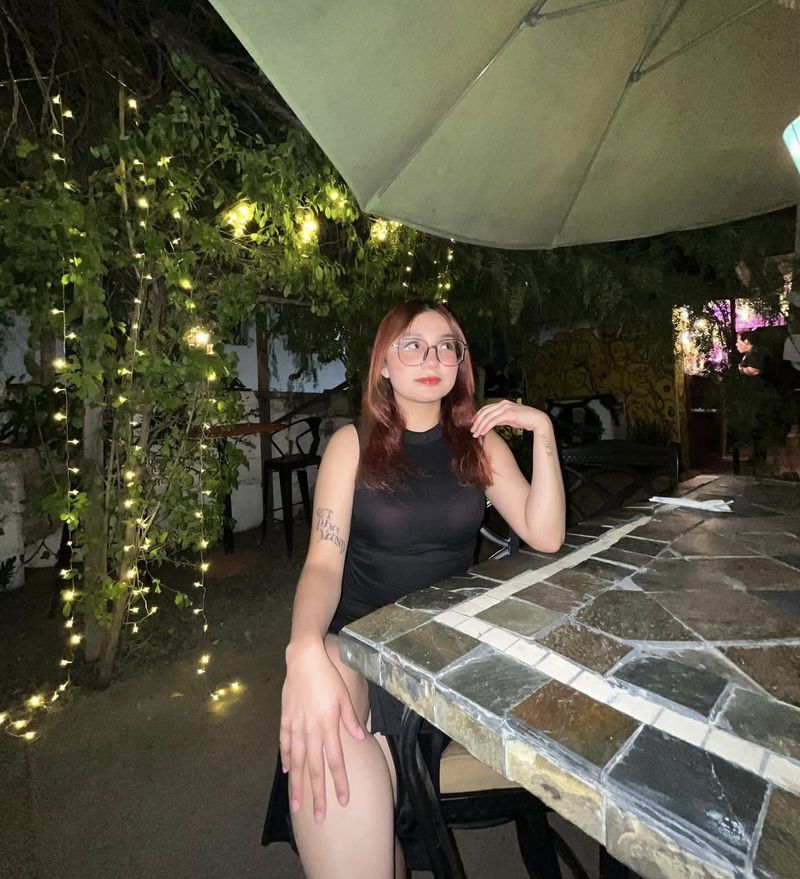 Brenda, 25