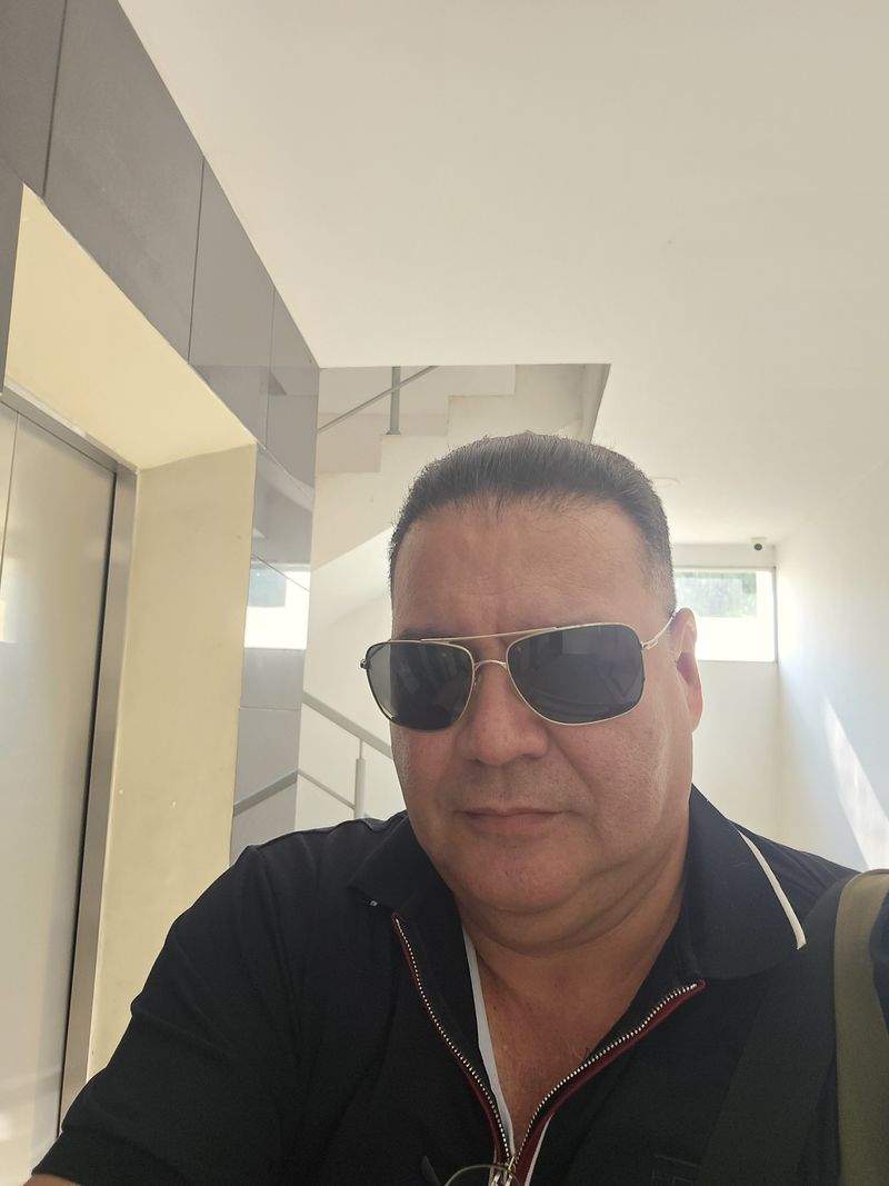 Enrique, 60